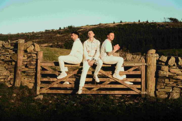 Nathan Evans & The Saint PHNX Band